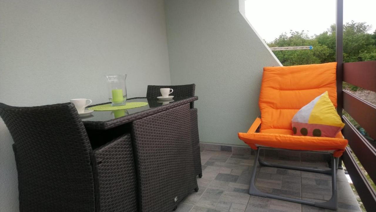 Ferienwohnung "Mea Culpa" Karlobag Exterior foto