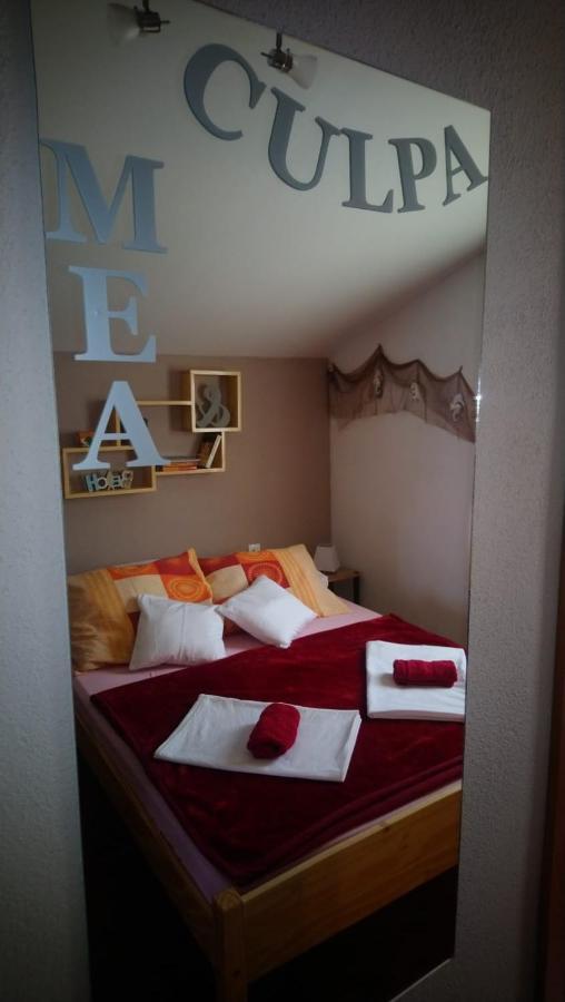 Ferienwohnung "Mea Culpa" Karlobag Exterior foto