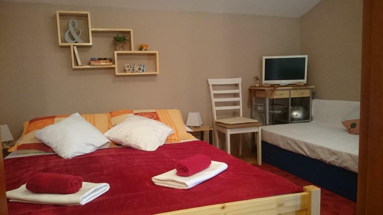 Ferienwohnung "Mea Culpa" Karlobag Exterior foto